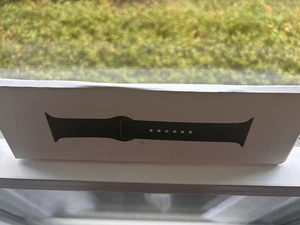 Bracelet sport Apple NEUF pour Apple Watch Series 10 (2024) - Noir minuit, M/L 42 mm - Photo 1 sur 4