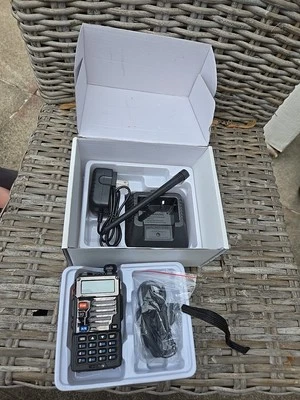 Baofeng UV-5R+plus Band VHF 1,25m-Band UHF 5W DTMF Access VOX VFO Zwei Wege Radio - Bild 1 von 4