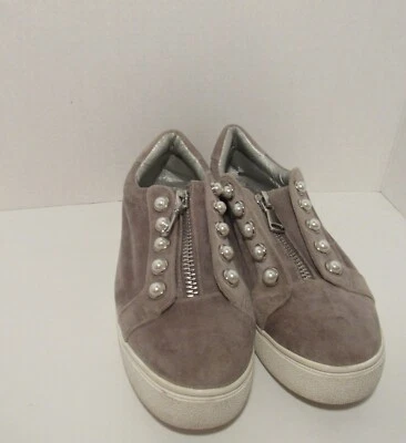 Tênis Steve Madden Feminino Lynn Tan, Veludo Branco Pérola Zíper, Tamanho: 8 RN: 01S1 - Imagem 1 de 4
