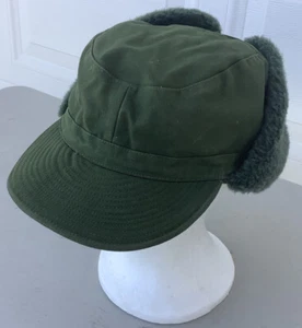 Berretto militare esercito svedese taglia piccola 58 SVEA 66 paraorecchie isolato verde - Foto 1 di 12