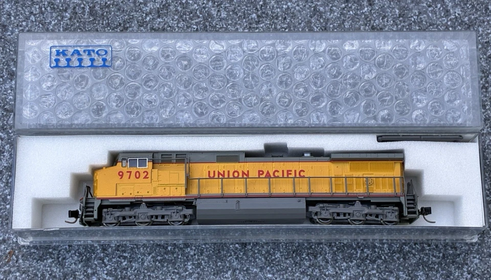KATO N SCALE LOCOMOTIVE 176-3304 C44-9W UNION PACIFIC #9702 - NEW IN BOX - Image 1 of 4