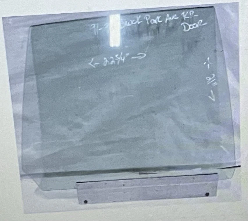 Vidro para porta traseira direita do passageiro Buick Park Avenue 1991-1996 - Imagem 1 de 3