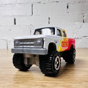 1968 Dodge D200 Power Wagon White Red Yellow Matchbox 2022 MB1183 - Bild 1 von 15