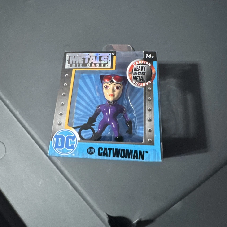 Figuras de metal Jada de 2,5" de metal fundido a presión Catwoman M418 Foto 1 de 1