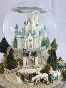 Vintage 2001 Disney Cinderella 'So This is Love' Castle Musical Snow Globe RARE - Picture 1 of 8