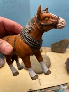 Wirklich tolle Expression Pferd Figur...KASTANIE Zugpferd, das gerade die Nase voll hat. - Bild 1 von 8