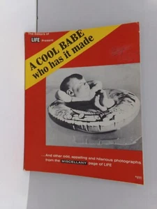 Life Presents A Cool Babe Who Has It Made Vintage 1964 urkomische Fotos - Bild 1 von 2