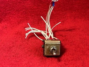 AIRCRAFT MS 25068-23 TOGGLE SWITCH - Bild 1 von 7