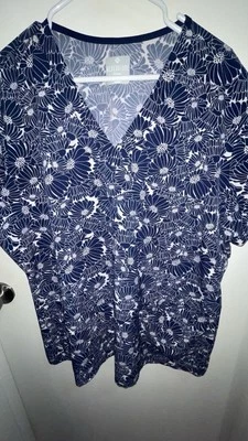  Medcouture Prints Women's 2XL Scrub Top EUC - Image 1 of 3