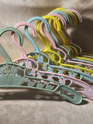 12 PERCHAS DE PLÁSTICO para niños vintage colores surtidos Foto 1 de 4