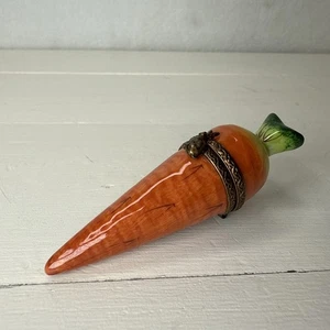 Scatola portagioie con cerniera principale firmata LIMOGES France CARROT Peint - Foto 1 di 5