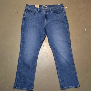 NWT Levi's Mid Rise Classic Straight Fit Jeans in Speed Women's Size 33 - Picture 1 of 7