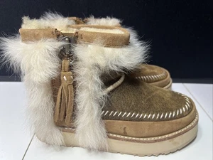 UGG Fluff Punk Boot Women’s Fashion Boots Size 5 Chestnut Vibram Soles - Picture 1 of 5