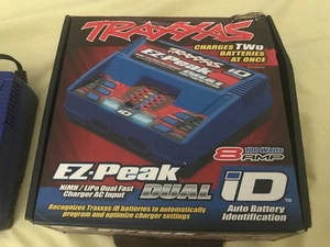 Cargador de batería doble Traxxas TRA2972 EZ-Peak 8AMP/100 vatios - Imagen 1 de 5