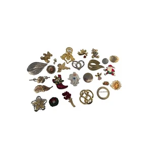 Lot of 26 Vintage Pins Brooches Gold Silver Tone Christmas RN Angel Bear - Picture 1 of 7