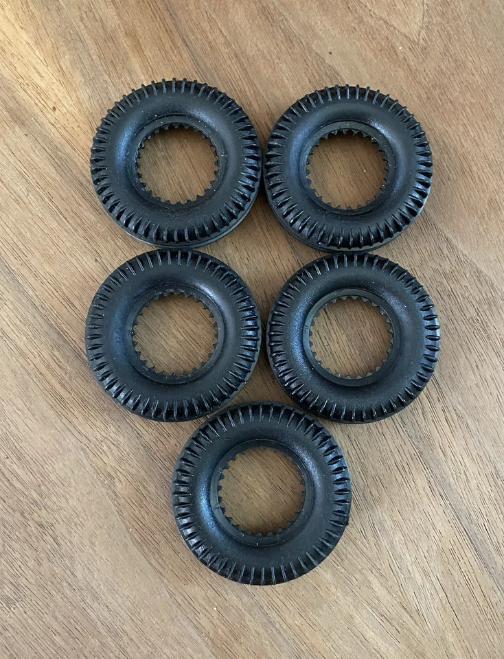 VINTAGE FISCHERTECHNIK - SET OF 5 TYRE 45 - Image 1 of 1