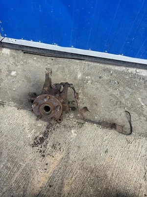 Superstrut OEM Toyota Celica 6th gen ST202 steering knuckle with ABS 4321120281 - Imagem 1 de 4