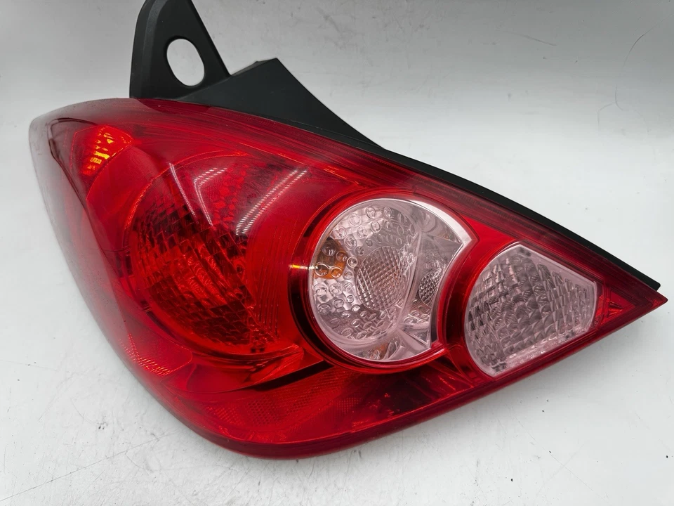2007-2012 Nissan Versa Hatchback Tail Light Driver Left Side Rear Tail Lamp OEM - Image 1 of 4