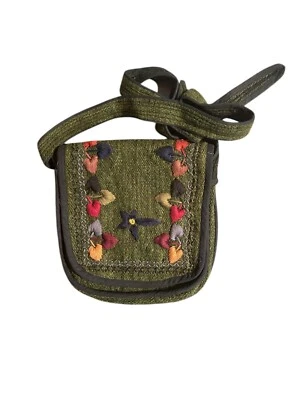 Wool Embroidered Crossbody Bag Purse Leaves Floral Felted Knit Green Boho Hippy - Image 1 of 4