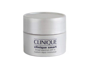 Clinique Smart crema idratante personalizzata ad ampio spettro SPF 15 0,5 once/15 ml - Foto 1 di 3