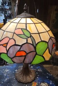 Tiffany Style-Stained Glass Table Lamp Hummingbirds Metal Base 17 Tall 12" Wide