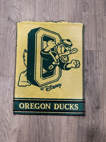 RARE Vintage Oregon Ducks Disney 100% Cotton  Towel 20 inches x 15 inches Cover