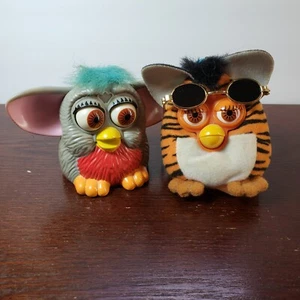 2x Vintage McDonald’s Furby Toys Tiger 1998 + 2000 Plush figure With Glasses - Picture 1 of 11