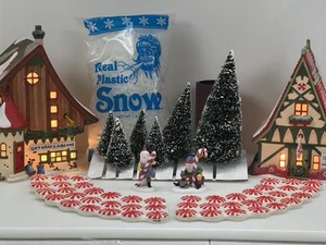 Dept 56 North Pole Serie "Start A Tradition" #56390 (14er Set) Neu im Karton! - Bild 1 von 23
