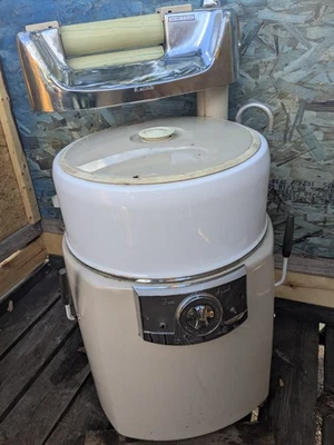 Vintage 1954 Kenmore washing machine Porcelain finish circa Collectible! - Image 1 of 4