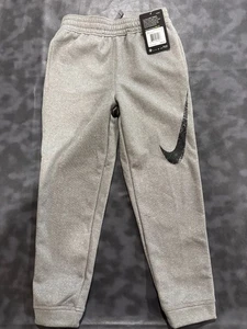 Nike Jungen Therma Fleece sportlich grau Jogginghose 86F633 Größe 6 - Bild 1 von 4