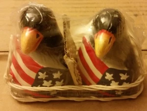SET OF SALT & PEPPER SHAKERS, Kitchen Decor, 2 PATRIOTIC EAGLES & USA FLAG - Picture 1 of 9