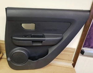 Panel interior de la puerta trasera derecha Kia Soul 2010 2011 negro usado - Imagen 1 de 7