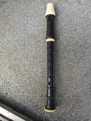 VINTAGE AULOS 205 DESCANT RECORDER - DARK BROWN - AVERAGE USED CONDITION - Image 1 of 4