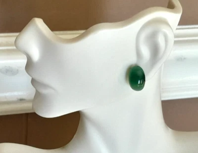 Pendientes perforados pequeños cabujón ovalados tono plata aventurina verde tono plata 0,5" Foto 1 de 4