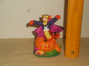 WINNIE THE POOH HALLOWEEN TIGGER the VAMPIRE PUMPKIN FIGURINE The DISNEY Store - Picture 1 of 19