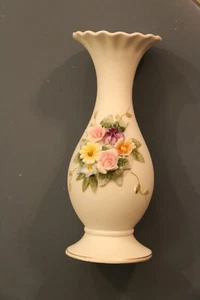 Lefton China Hand-painted White Bud Vase With Flowers - Picture 1 of 3