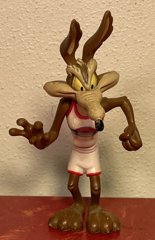 Vintage Playmates 1996 Space Jam Basketball Tune Squad Wile E Coyote 4” Figure Cover