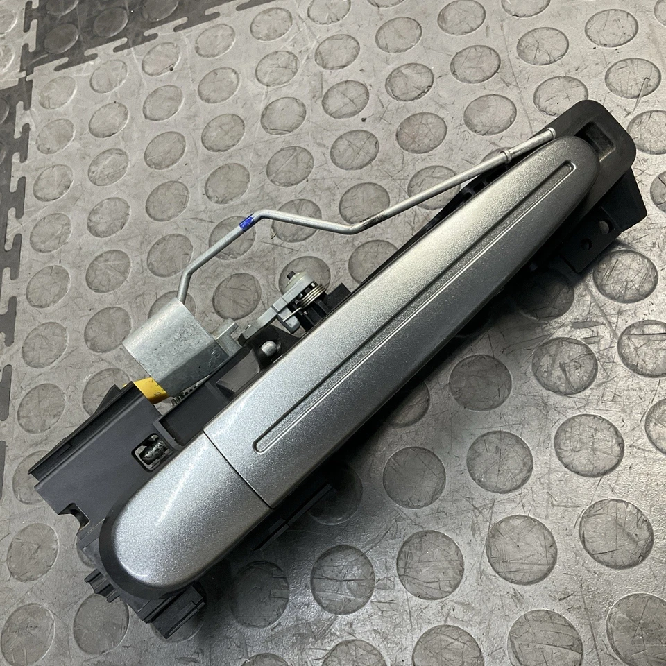 Conjunto de manija de puerta exterior lado pasajero trasero derecho Ford Taurus 2010-2012 OEM Foto 1 de 4