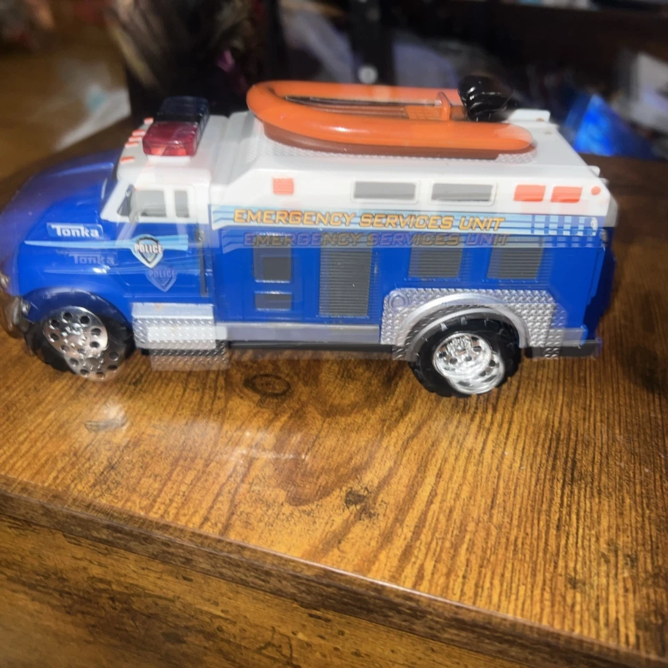 2010 Hasbro Funrise Tonka Emergency Servings Toy Vehicle Lights & Sounds Works - Image 1 of 4