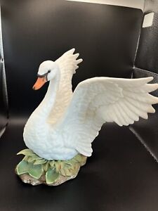 Vintage 1987 Masterpiece Homco Porcelain Swan Figurine Collectible