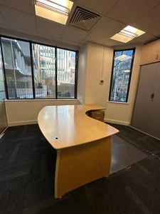 high end office desk, very good condition, nearly new - Picture 1 of 3