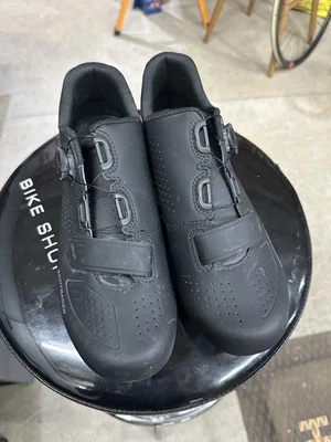 Bontrager Circuit Road Cycling Shoes Black Used Size 43/10 - Image 1 of 4