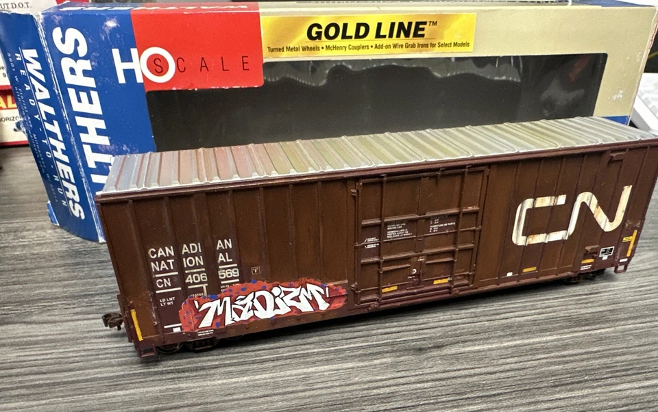 Walthers HO Goldline 932-7106 Gunderson 50’ Hi-Cube Paper Box Car CN Used - Image 1 of 4