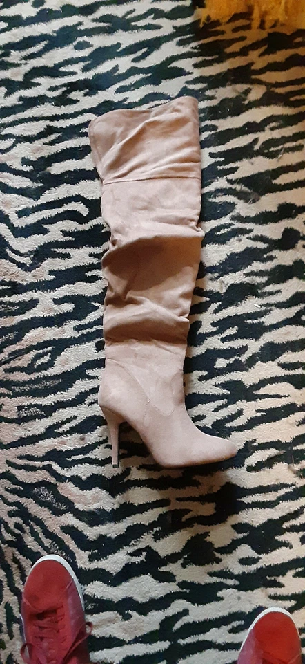 BOTAS NUEVAS FOREVER LOOK GAMUZA TOPO TALLA 10 Foto 1 de 4