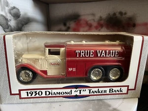 ERTL 1930 Diamond T Tanker True Value Coin Bank 1/34 Scale Die-Cast Metal - Picture 1 of 4