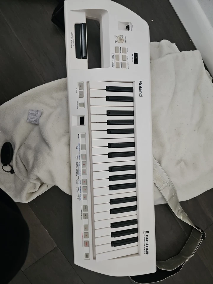 Rolands Lucian Synthesizer AX-09 Keyboard Synthesizer Only Used Twice - Image 1 of 4