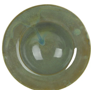 Ciotola ceramica argilla fatta a mano vintage 6 1/2" x 1 3/4" verde cachi con marchio produttore inutilizzata - Foto 1 di 6