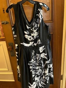 NWT Ellen Tracy Black/White Floral Polyester Silky Dress Womens Plus Size 16 NEW - Picture 1 of 14