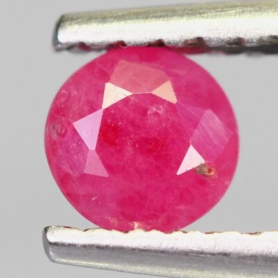 Piedra preciosa suelta rubí birmano forma redonda rojo rosado sin tratar sin calefacción de 0,59 quilates Foto 1 de 4