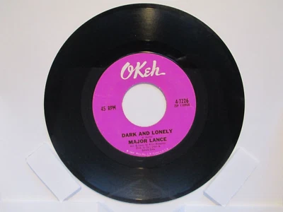 4-7226 Major Lance Dark and Lonely Too Hot To Hold 45 RPM Record   08B35 - Image 1 of 3